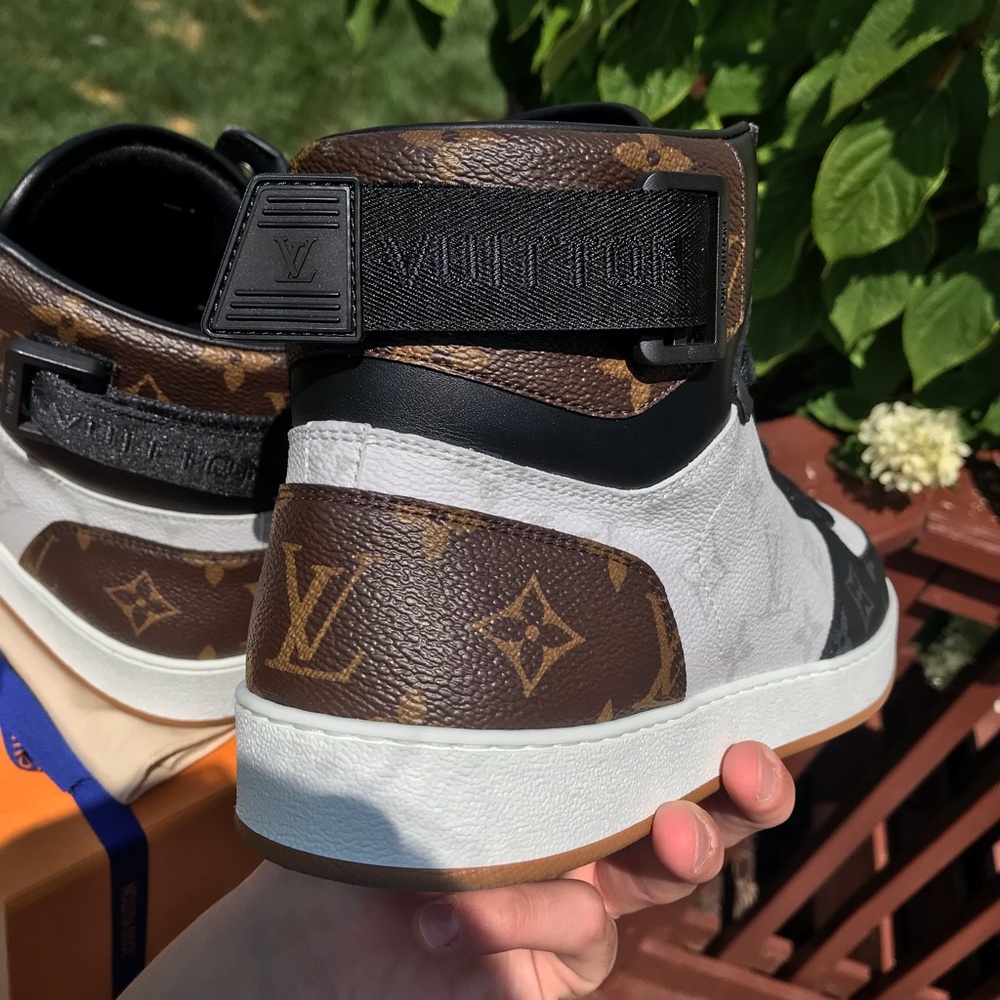 Louis Vuitton Monogram Hightop Sneakers - Picture 4 of 9